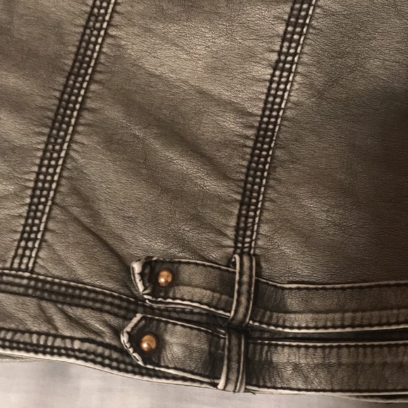 Grand Oriental Faux Leather Crop Jacket - Picture 16 of 16